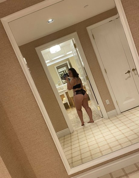 Lucindeira pretty model gallery