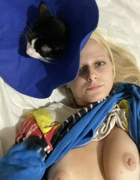 Heavemlysworld exclusive model photo