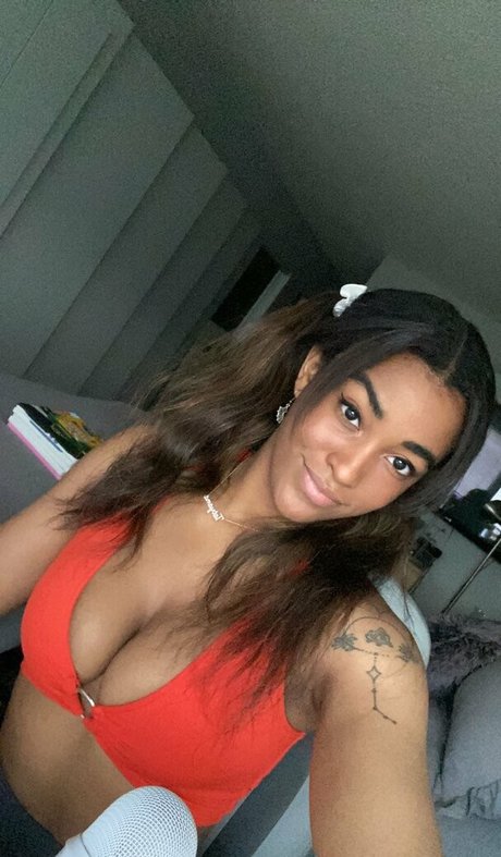 TatyMx pornstar high quality pictures