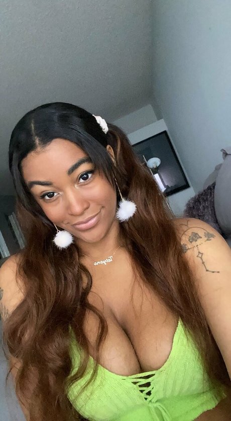 TatyMx nude star galleries