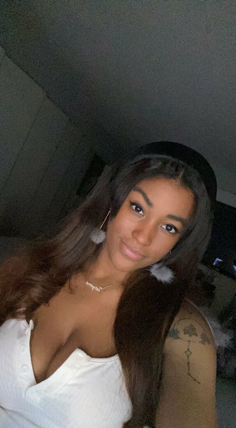 TatyMx sexy actress photo