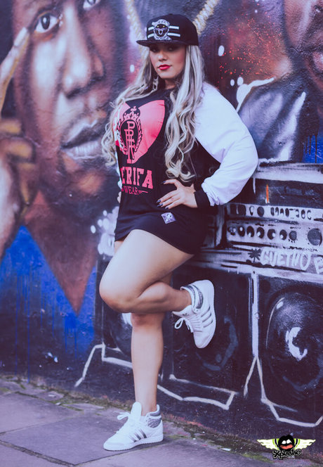 Carine Ivankio pornstar perfect img