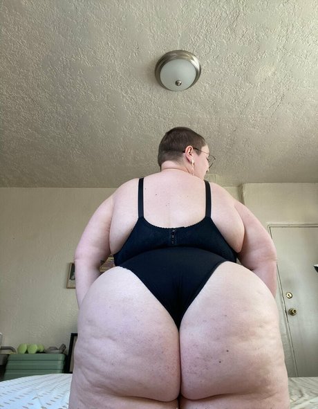 chubbyfrogprincess model erotic archive