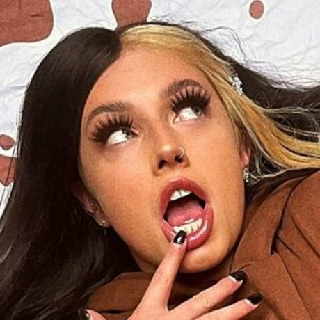 Effy Storm hot star gallery