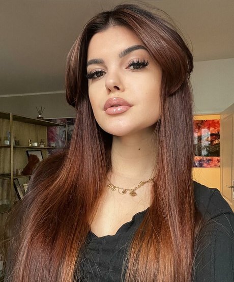 Lara Benjamina Winter nude star pics