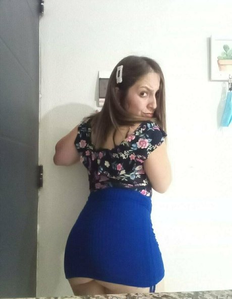 zisulei nude actress image