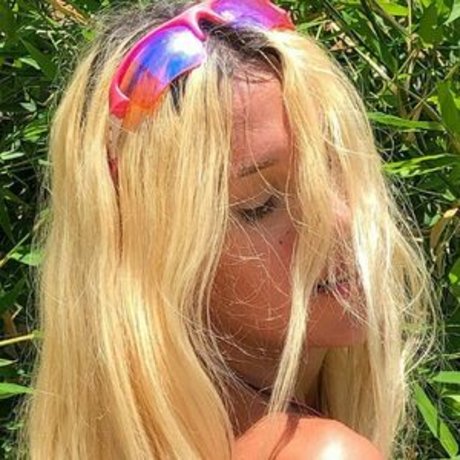 Lindy Velame erotic actress photos