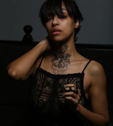 Julya Antoinette model hd pictures