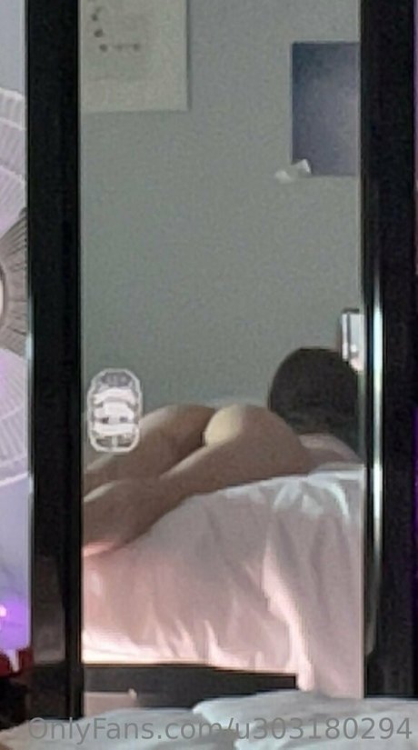 Dumbuni naked star pic