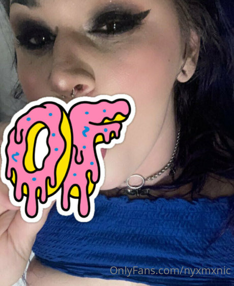 nyxmxnic naked model image