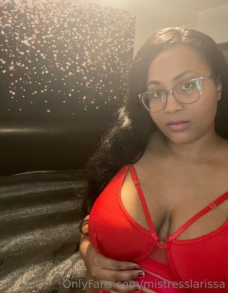 mistresslarissa model adult pics