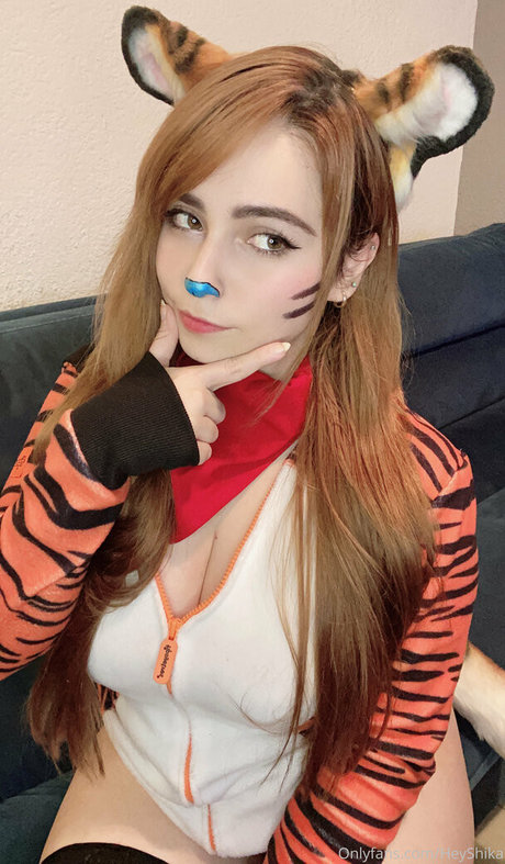 HeyShika model porn gallery