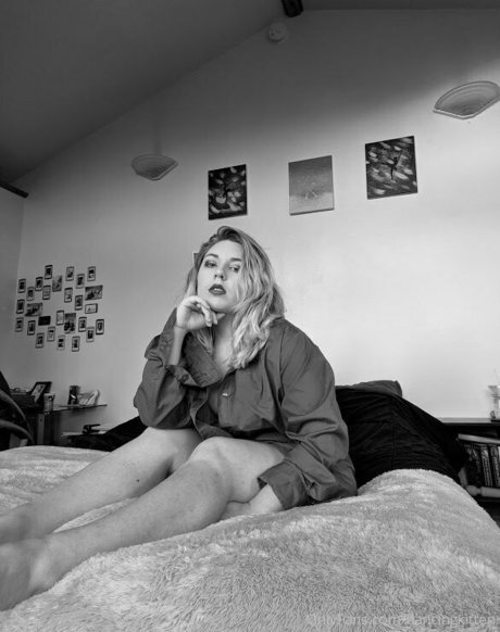 dancingkitten erotic star picture