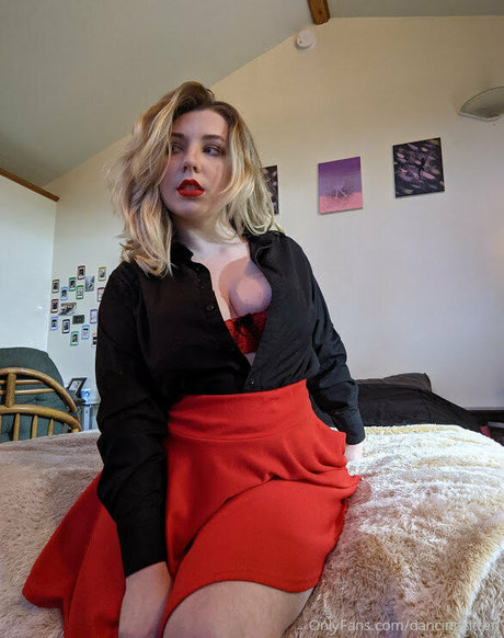 dancingkitten nude star archive