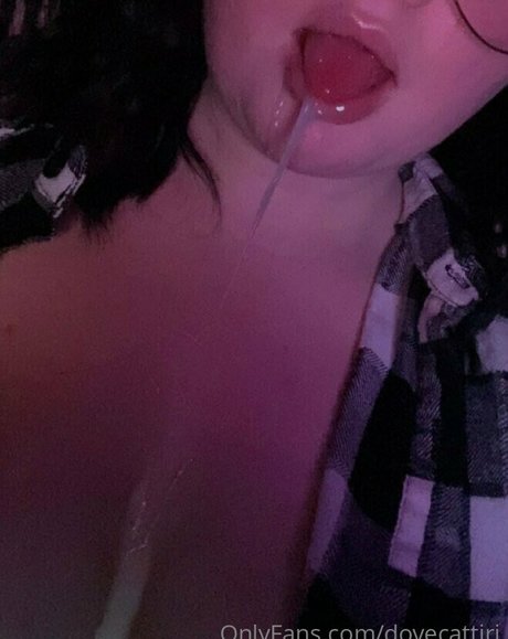 dovecattiri art pornstar img