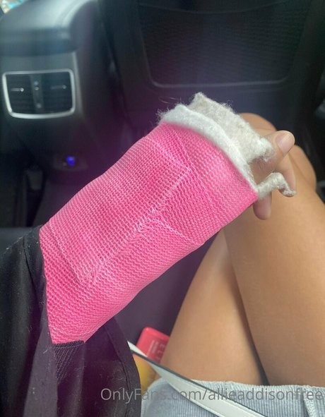 allieaddisonfree nice actress pics