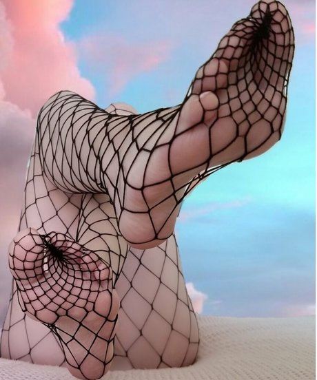 doveylovesfeet model nice photos