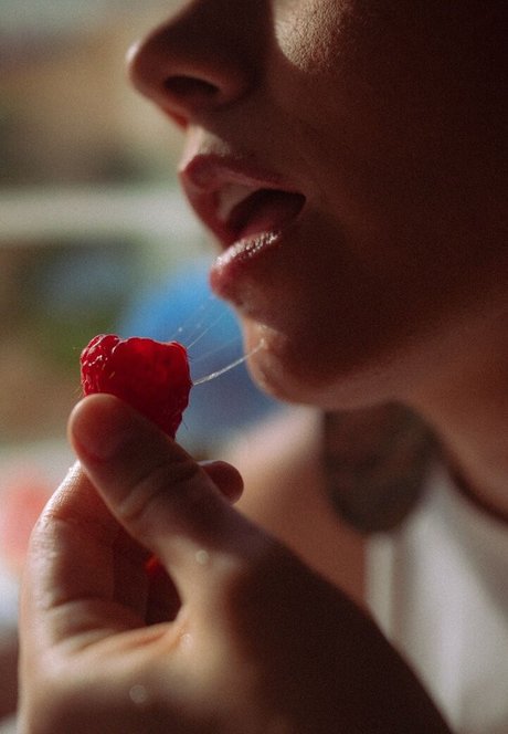 Divine Natalie White pornstar art galleries