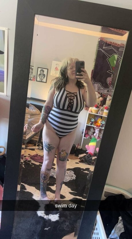 free nsfw peaches_ top model image