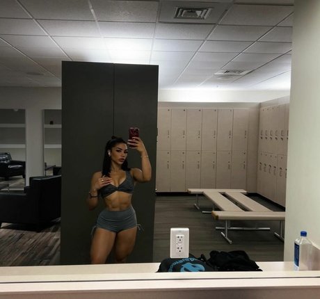 Keahla White star perfect img