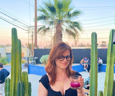 Allie Goertz pornographic model img