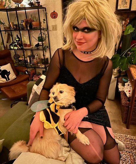 Allie Goertz Profile pic