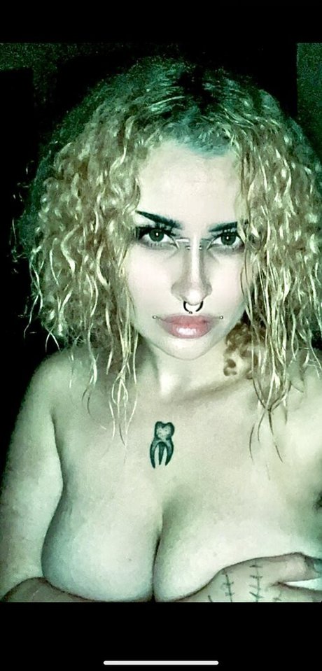 vyrkolaka model nudes pic