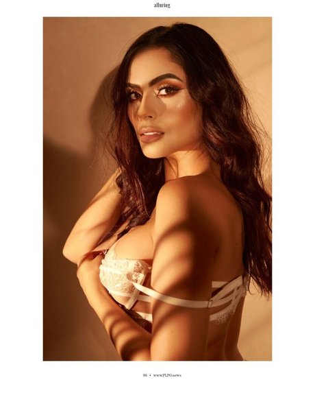 Daniela Velez erotic star picture