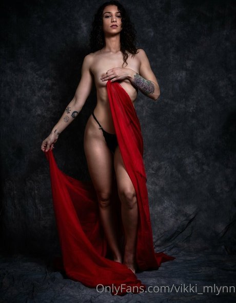 Vikki Mlynn model galleries