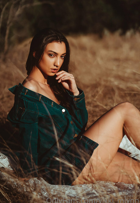 Vikki Mlynn star xxx pic