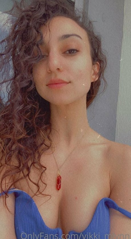 Vikki Mlynn high quality star pictures