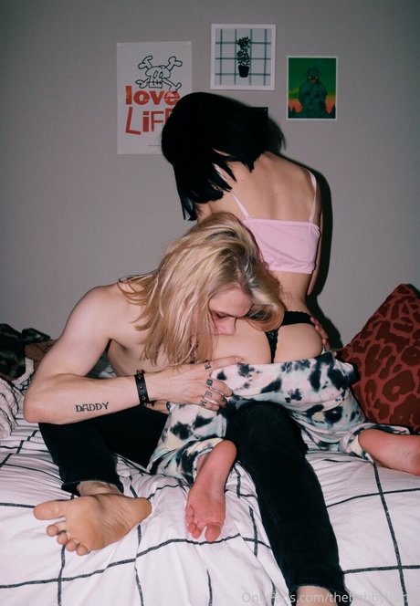 thebobbyburns pretty model image