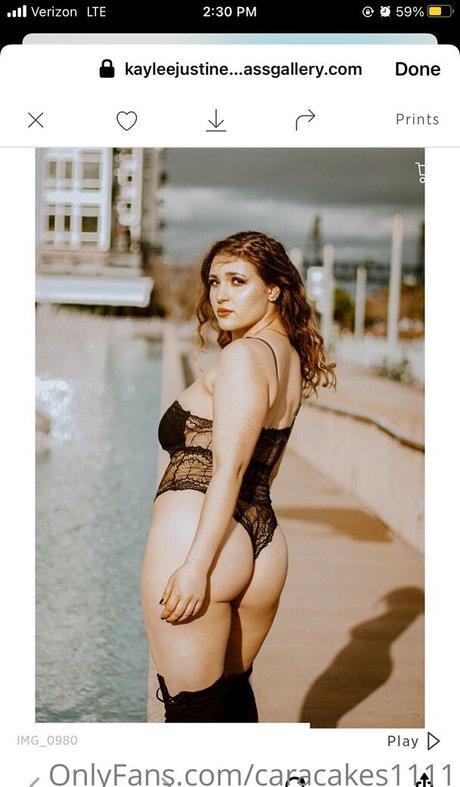 caracakes1111 erotic star photos