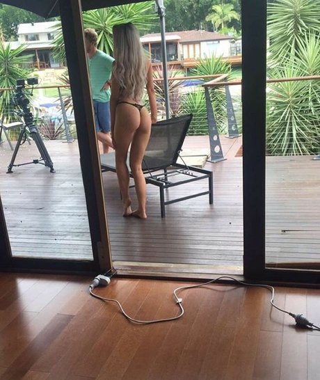 Jordan Cave free model images