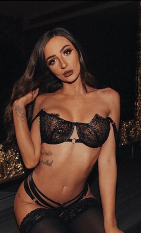 Jordan Cave star hot picture