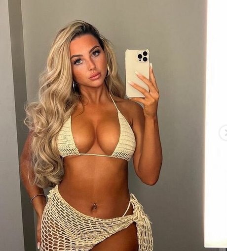 Beth Amelia free pornstar picture