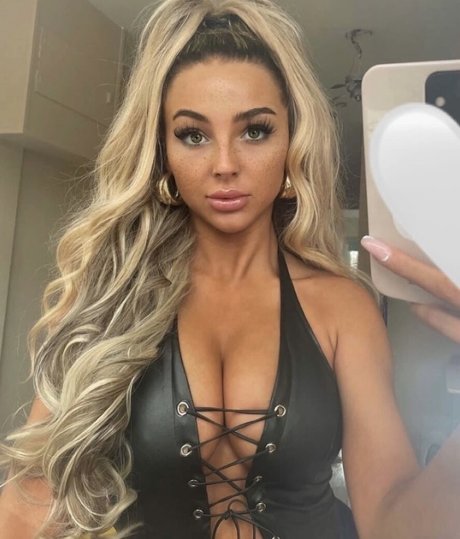 Beth Amelia model pornographic pictures