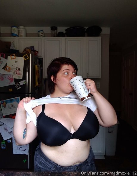 madmoxie112 model nice images