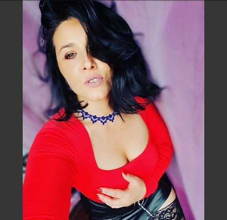 hotsexymommy69 art actress pics