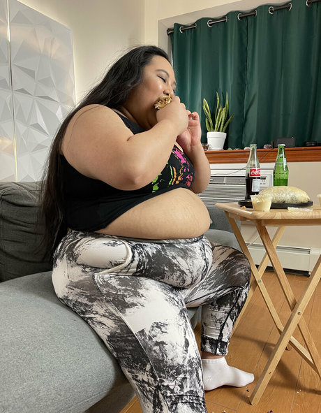 mochiibabii model sexy img