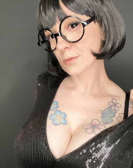 Onlygettingbrighter naked pornstar photo