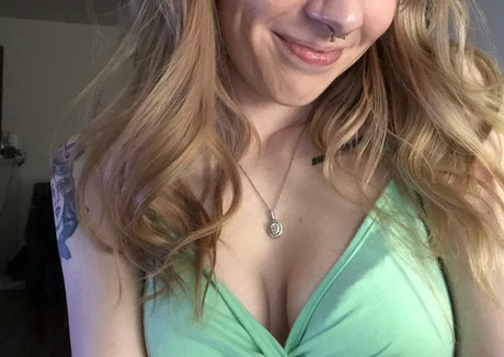 squig129 erotic actress archive