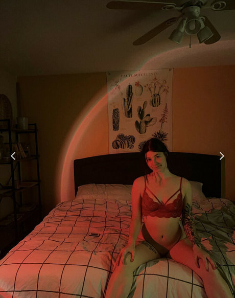 OakandPillow model nice pics