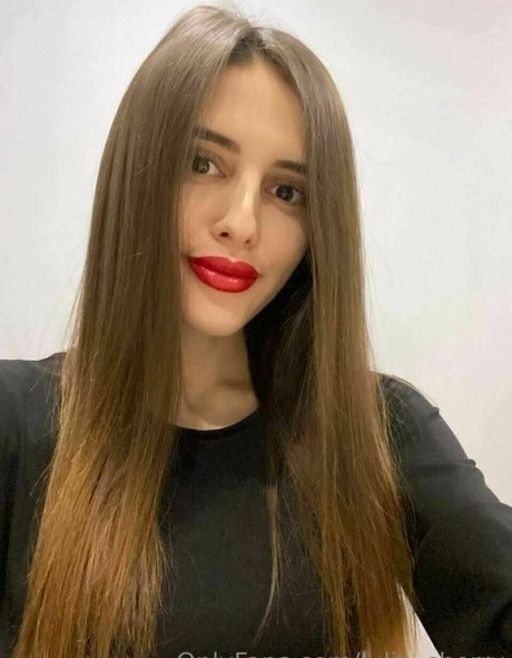 julia cherry beautiful actress image