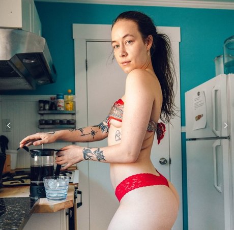 Nina Defilla high quality actress pics