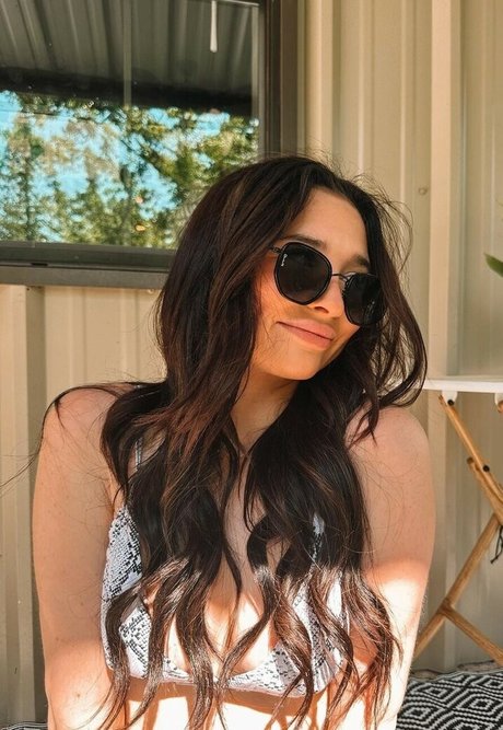 Megreily star free gallery