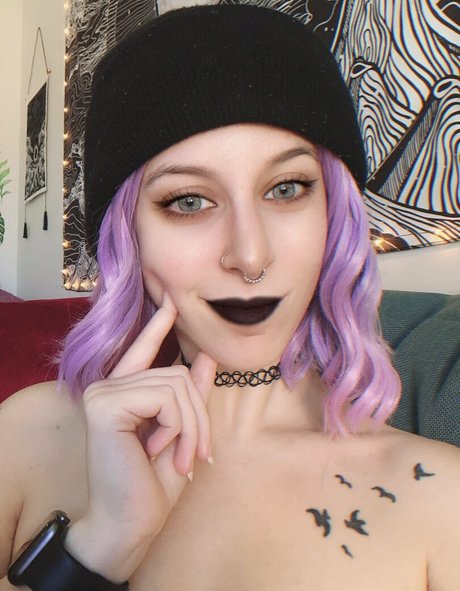 lexiveefree nudes model images