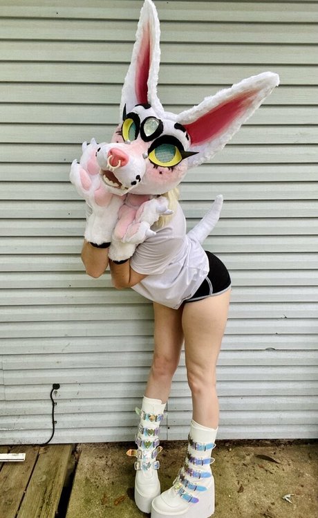 strwbrryinsides model hot image