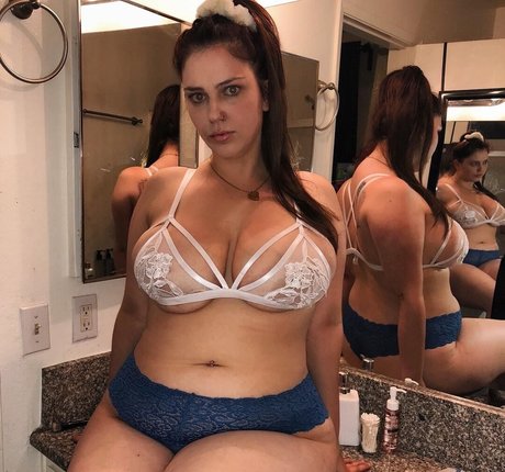 Nikkimichay model gallery