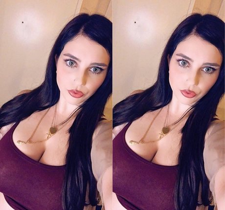 Nikkimichay model nudes image